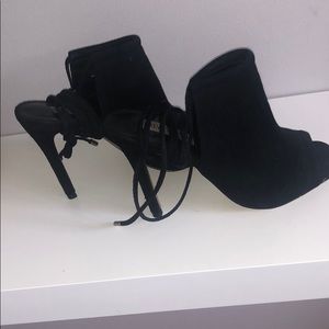 Lace up Steve Madden heels in black